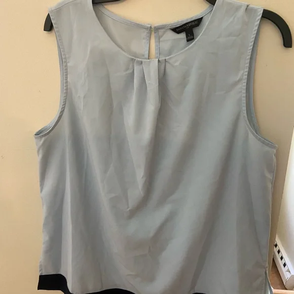 Banana Republic light blue Sleeveless Tank Top with Pleat Detail - Picture 3 of 4